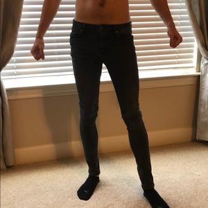 SPRAY ON SKINNY TOPMAN JEANS!